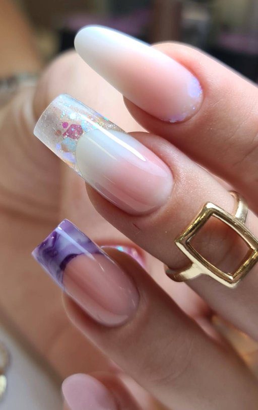 French glitter e marmo lilla — esempio di lavoro Nail Expert & Academy